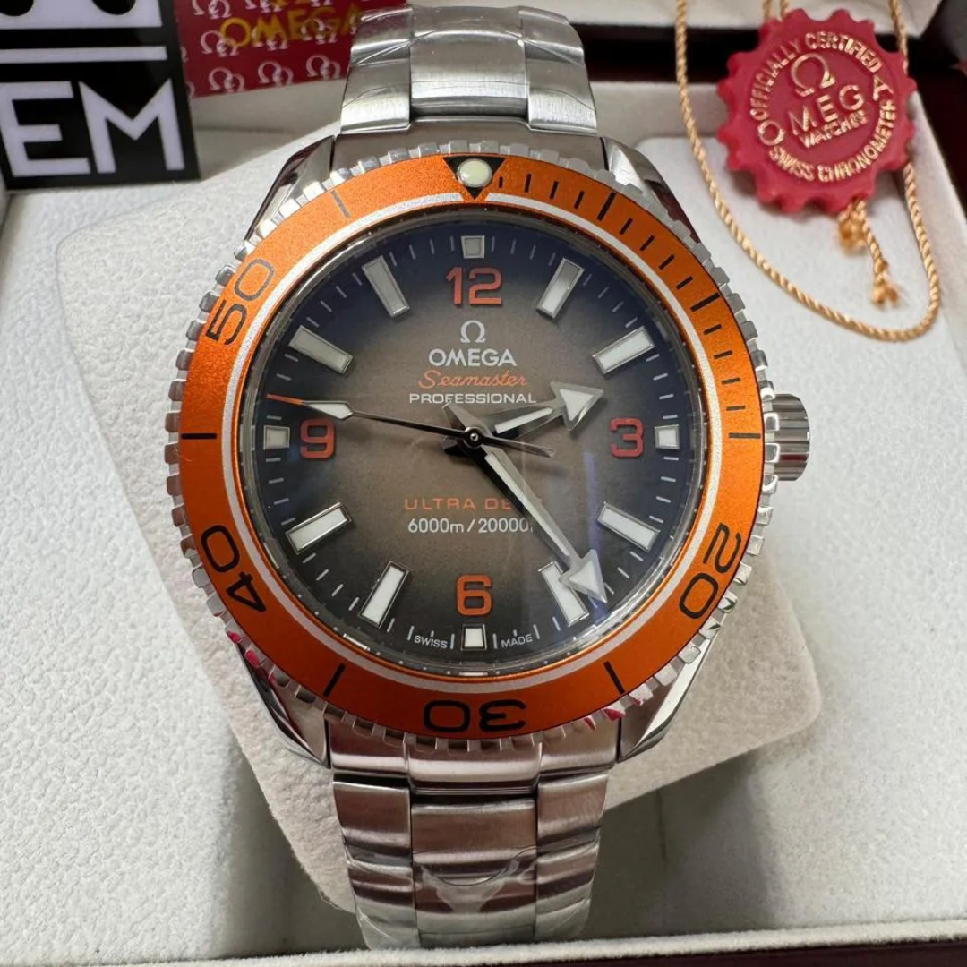 Omega Seamaster Ultra Deep – Orange / Steel