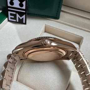 Rolex Day-Date 40 – Green Dial with Roman Numerals B